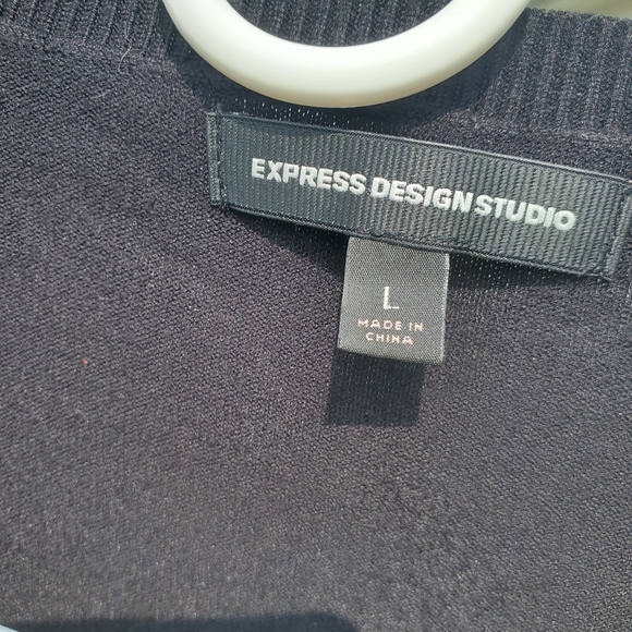 Express 🖤 sweater - Picture 6 of 6
